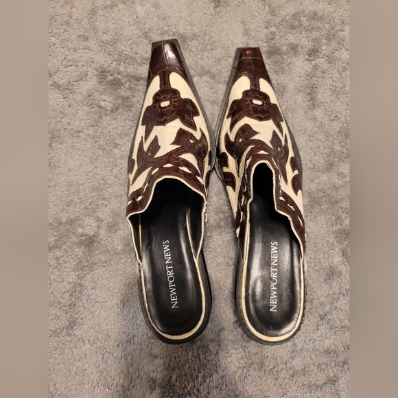Shoes - Womans low cut boots